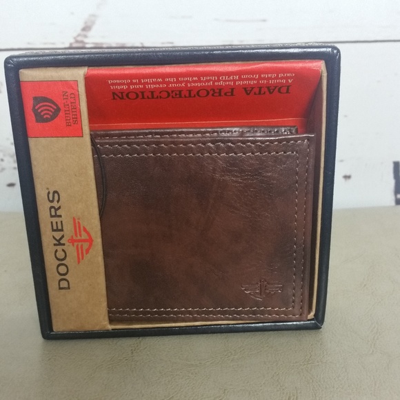 Dockers Other - Dockers Brown Bi Fold Wallet NIB